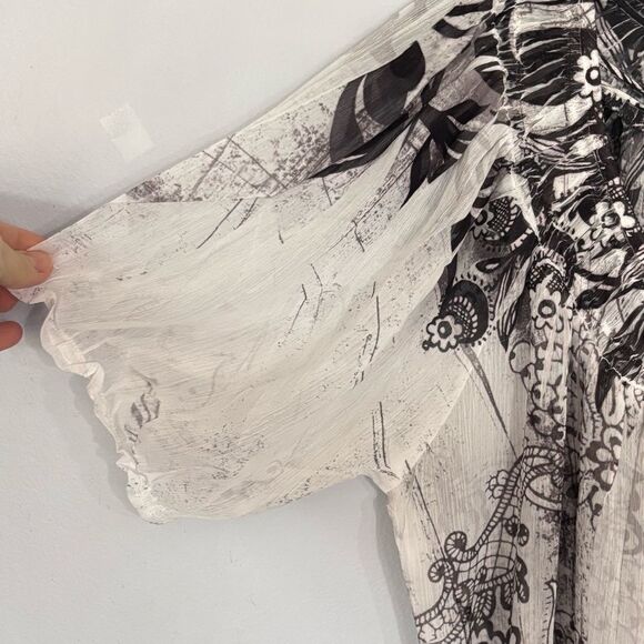 Unity World Wear Women’s Floral Sheer Blouse Swimwear Cover up Black White XL - Picture 7 of 13